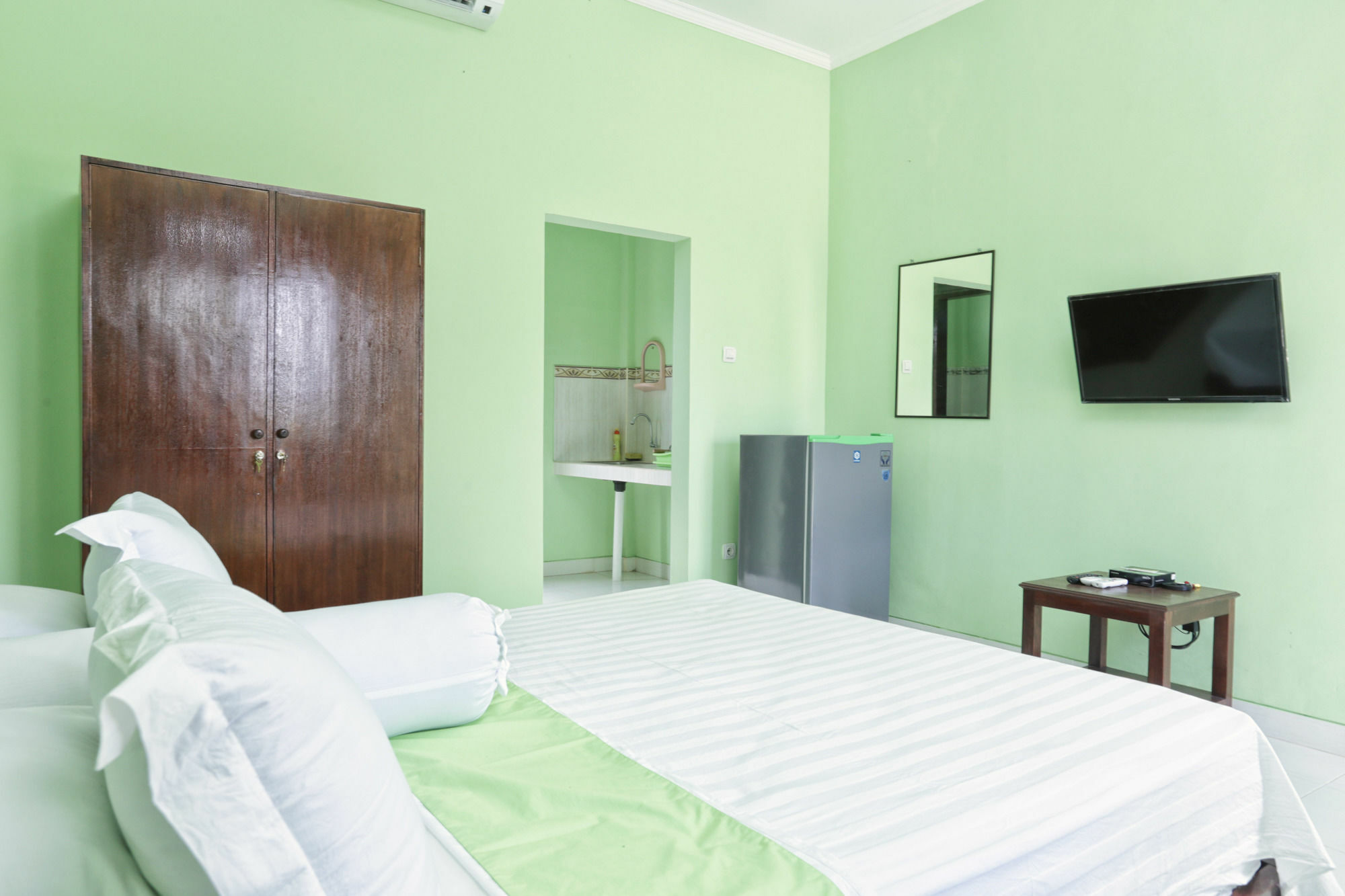 Reddoorz @ Kerobokan Canggu Kuta Lombok Kültér fotó